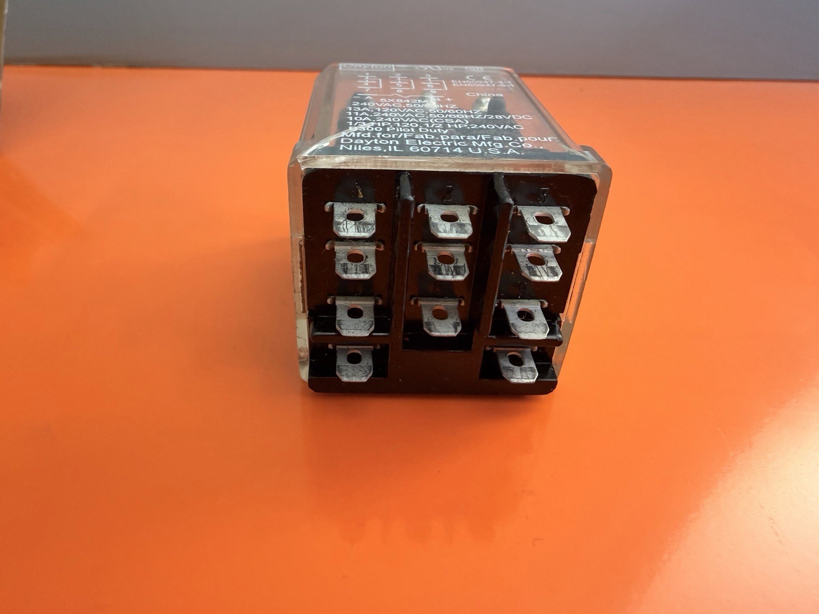 DAYTON General Purpose Relay 240VAC 15A 50/60Hz 11 Pin 5X842M Qty 7