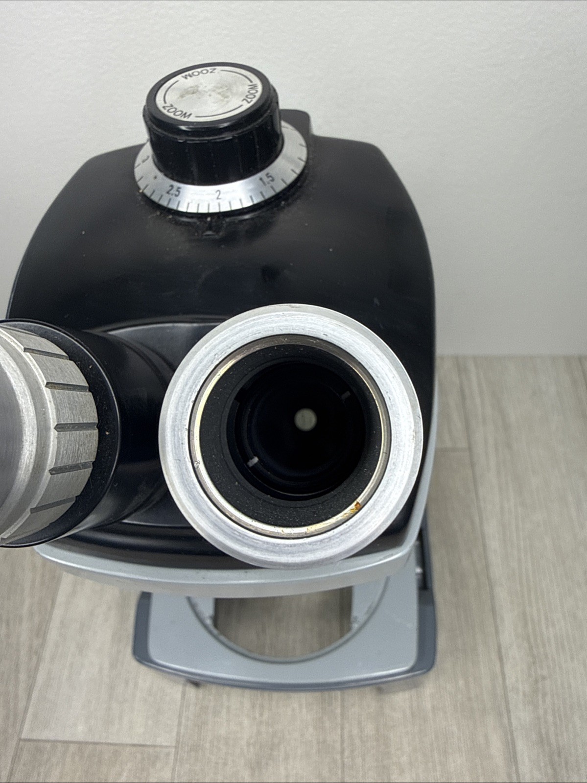 Bausch & Lomb StereoZoom 4 Microscope 0.7x to 3.0x w/ 10x Eyepieces