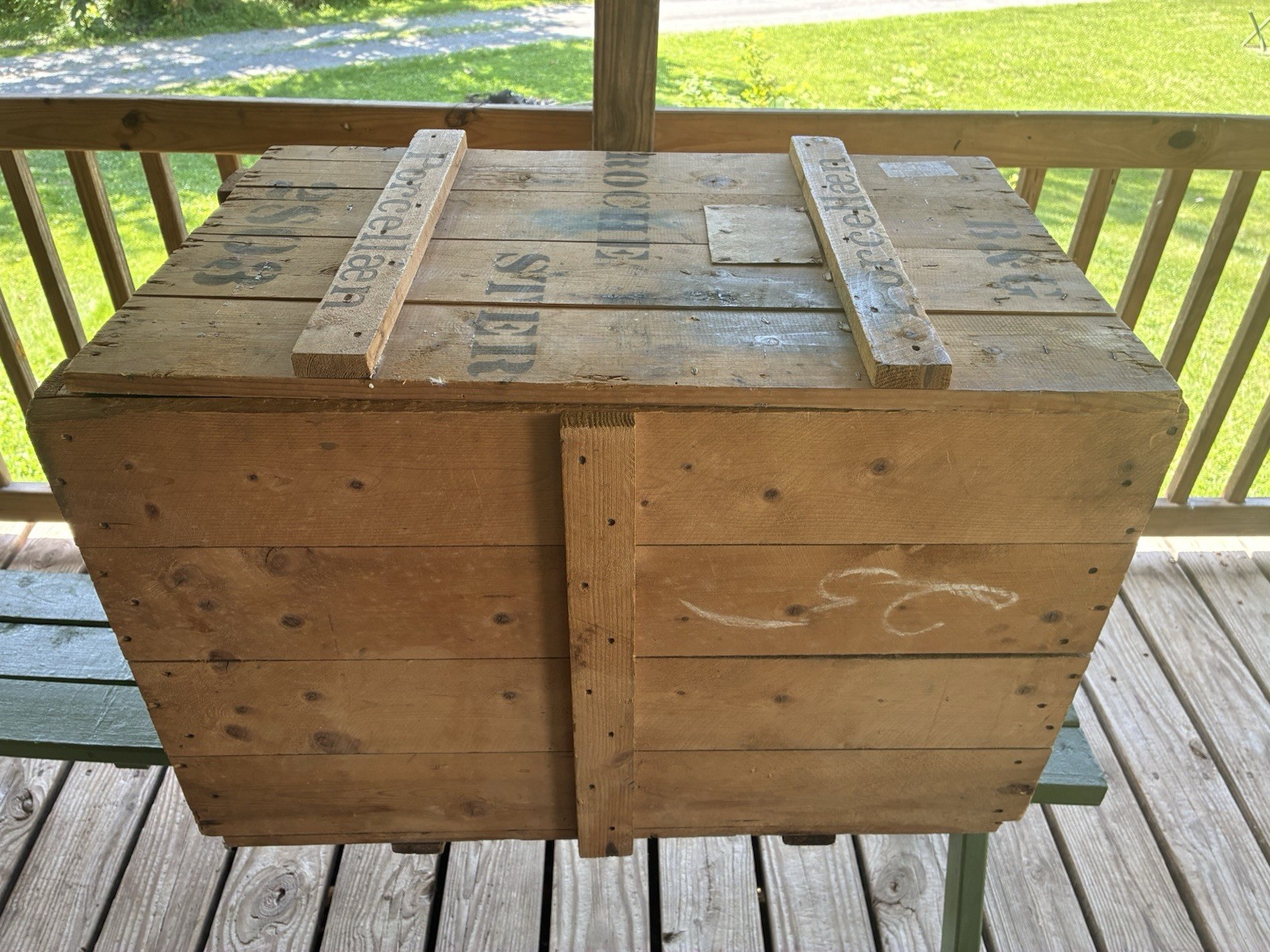 Vintage Porcelain Shipping Crate Stamped B&G In Great Condition 31”x20.5”x18.5”