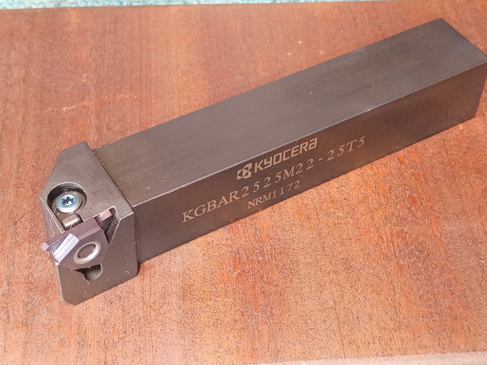 Kyocera KGBAR2525M22-25T5 Indexable Lathe Toolholder New GBA43R195-020 Insert