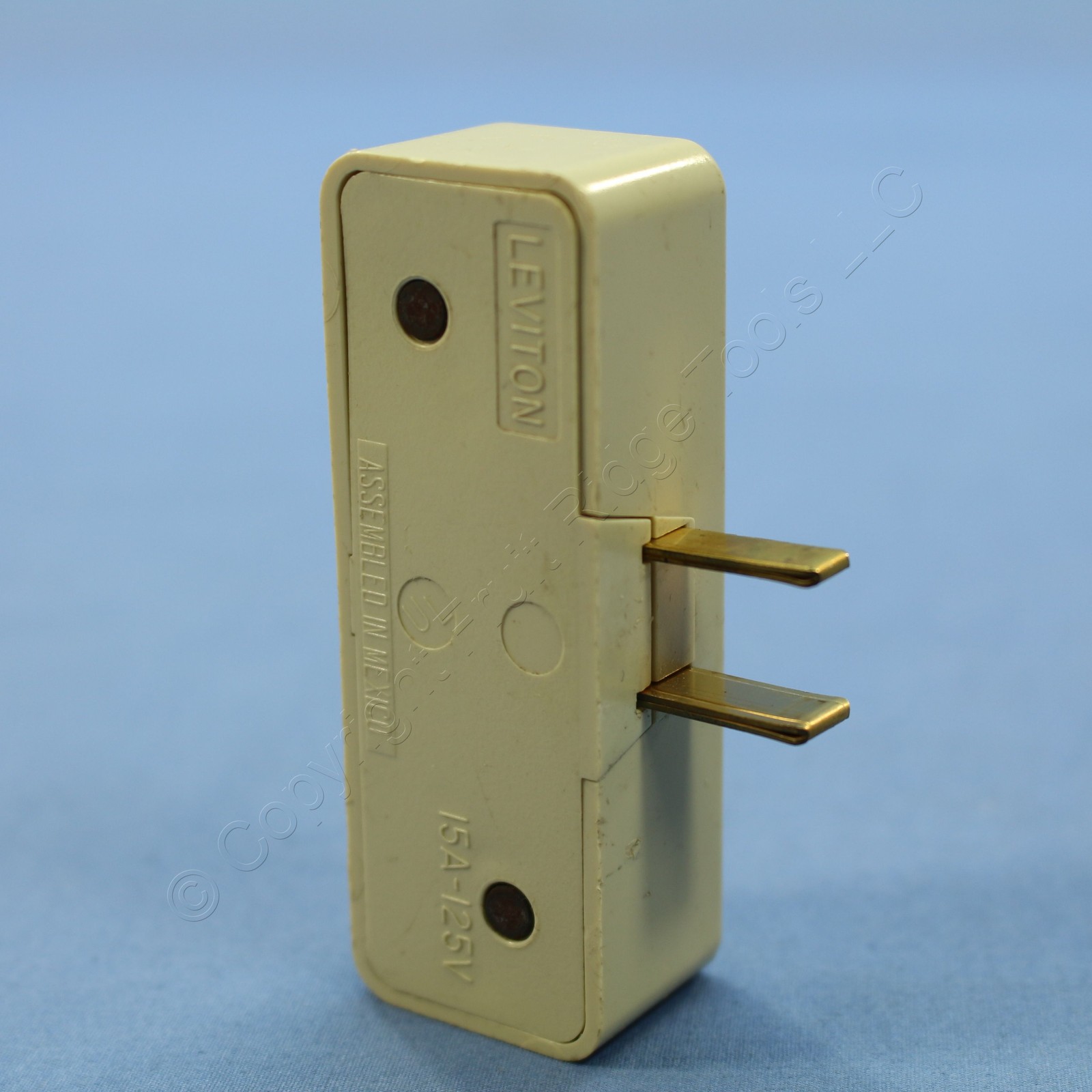 10 Leviton Ivory Polarized Plug-In Triple Tap Outlet Adapters NEMA 1-15 15A 65-I