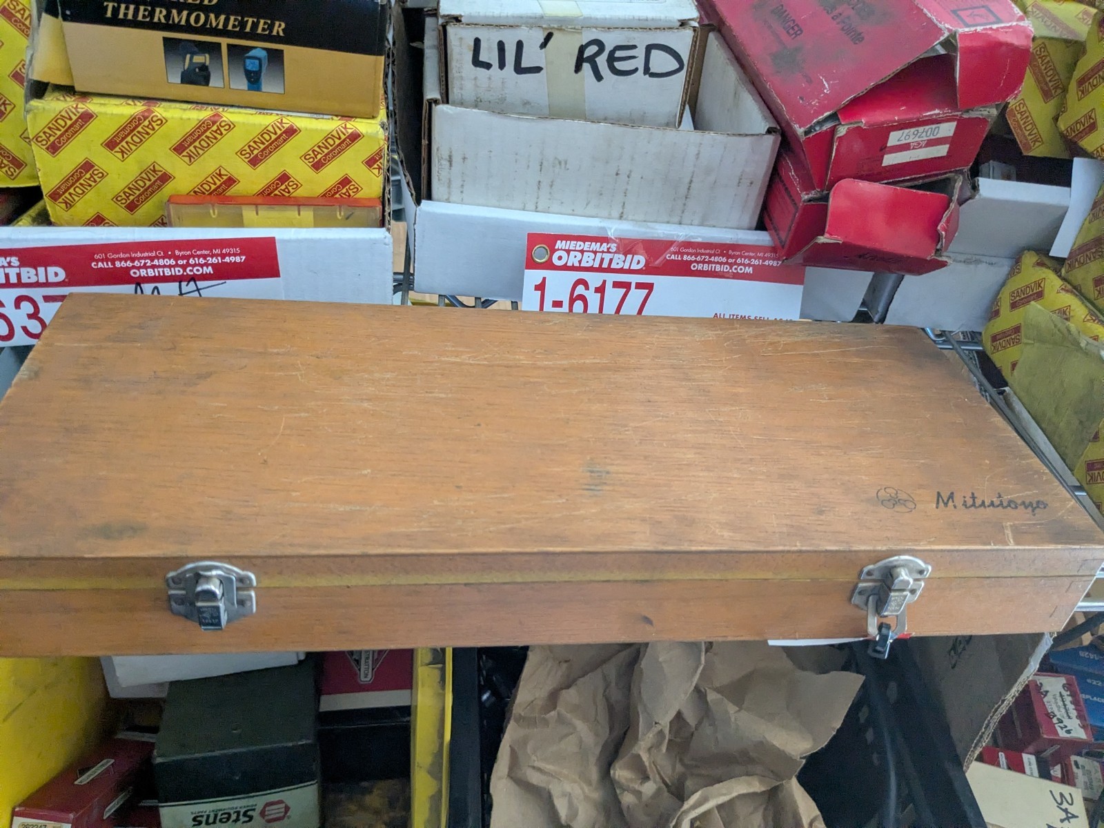 Mitutoyo 511-106 Dial Bore Gage Set 2-4″ .0001″ Complete w/ Original Wood Case