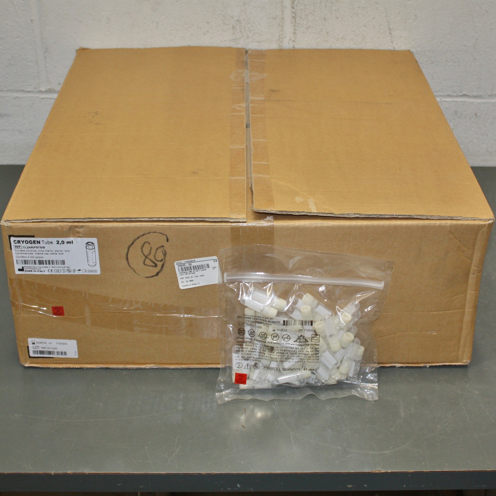 EXPIRED 02/2026 – (4000) Cole Parmer Cryogen Vials 04395-66, 2 mL, Cryovial Tube