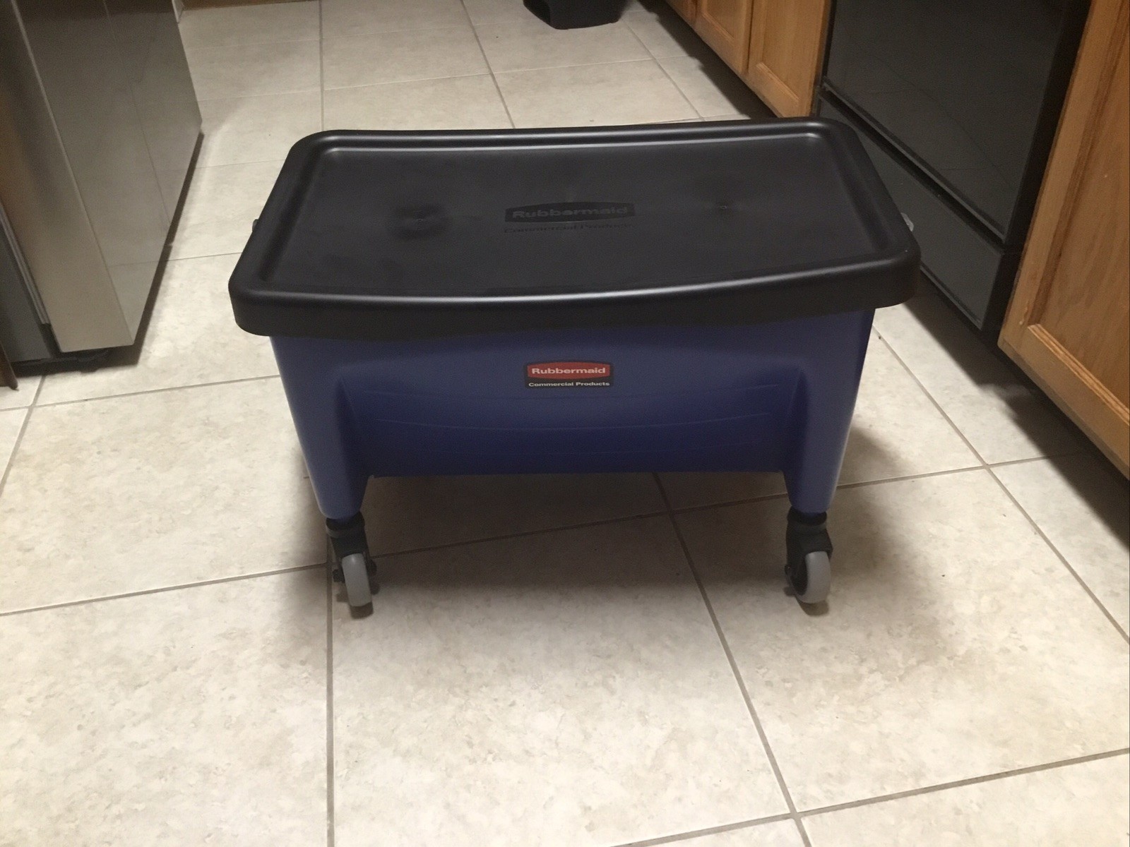 Rubbermaid Q050 Microfiber Floor Finishing System Kit (Blue/Black/White) NEW