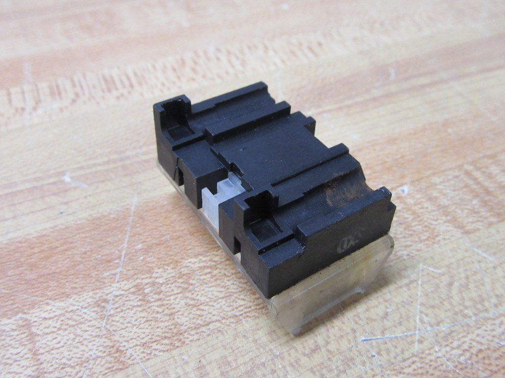 Allen Bradley 800T-XA4 Contact Block 800TXA4 W/Clips & Bolts