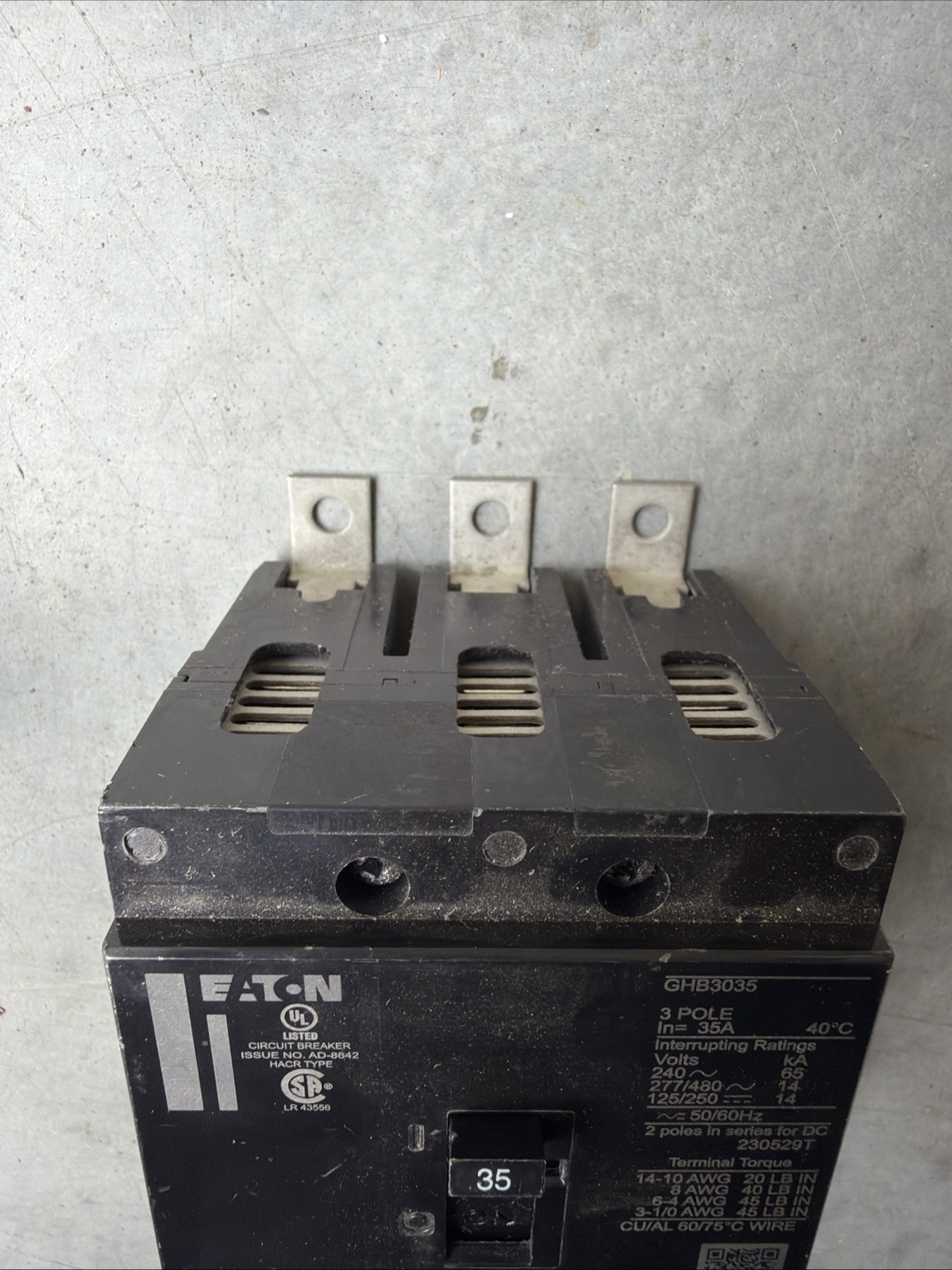 Eaton GHB3035 35A 3 Poles Circuit Breaker – Black