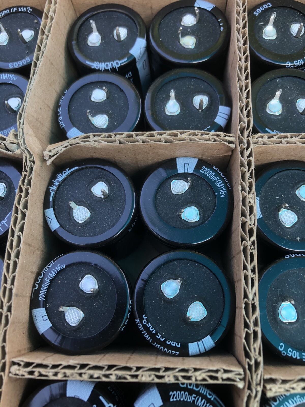 22000uF Dubilier Capacitor (M) 16v DPG CE 105 Degree C SO603 Quantity 2