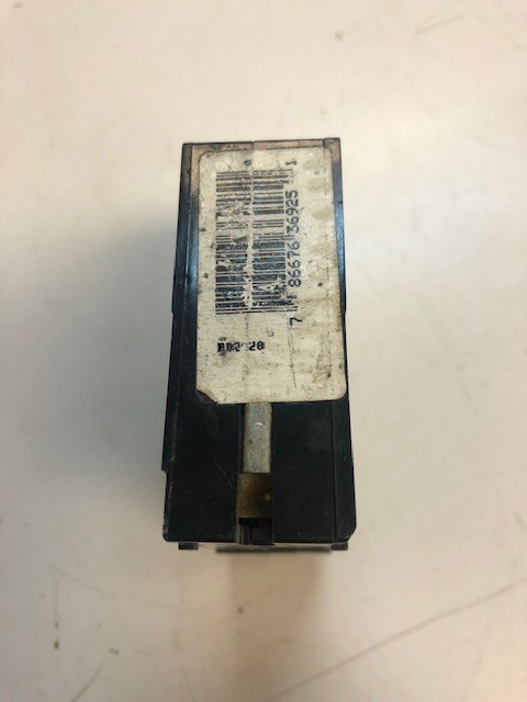 CUTLER HAMMER EATON BD2020 Tandem 20 amp Circuit Breaker Type BR