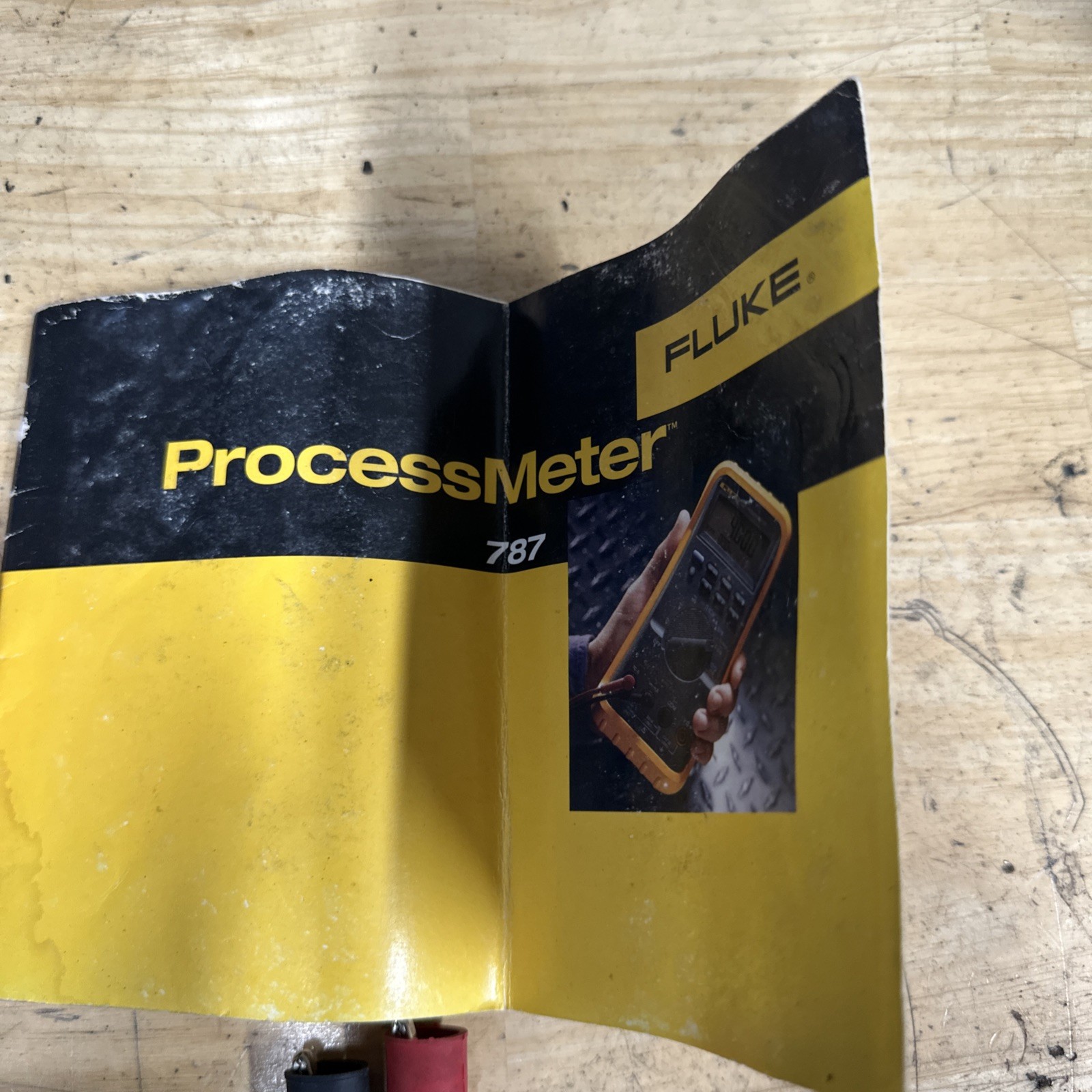 Fluke 787 ProcessMeter W / Soft Case, Leads & Alligator Clips