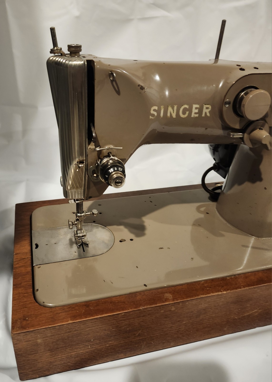 Singer 316G 316 G Zig Zag Sewing Machine Runs Great No Light