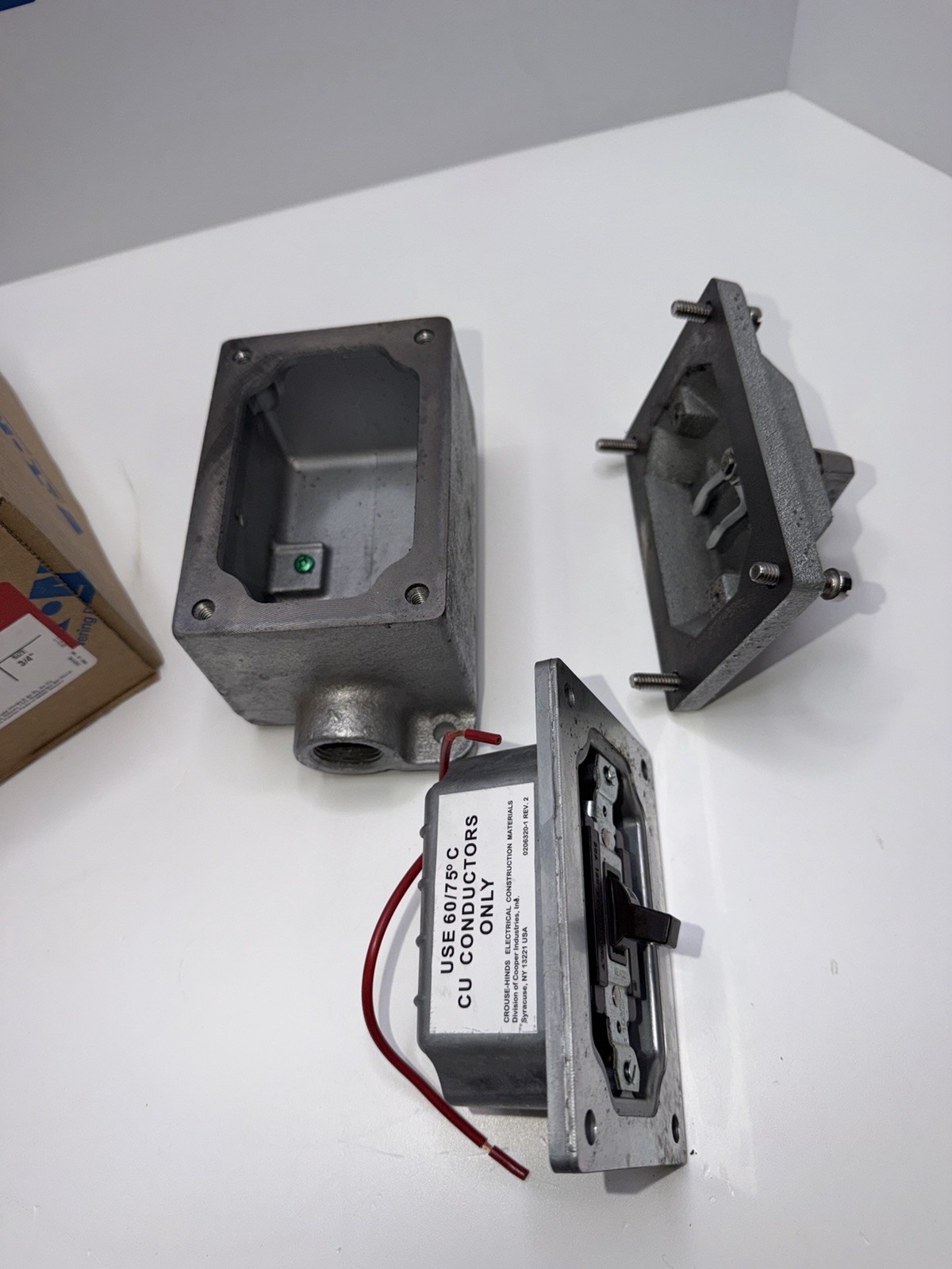 Eaton Crouse-Hinds EDS2129 Explosion Proof Snap Switch 20A 120-277V New in Box