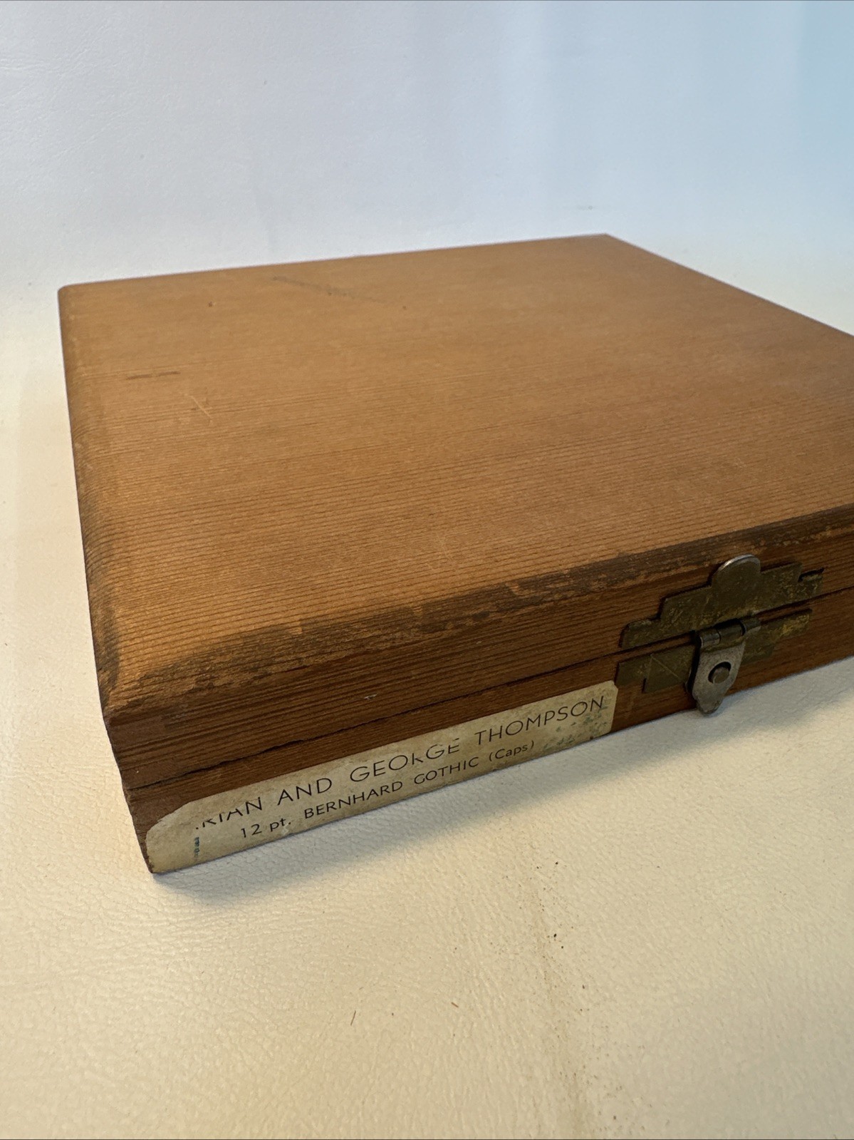 VINTAGE Kingsley Machine Co. George Thompson 12 Pt CapsHot Foil Stamping