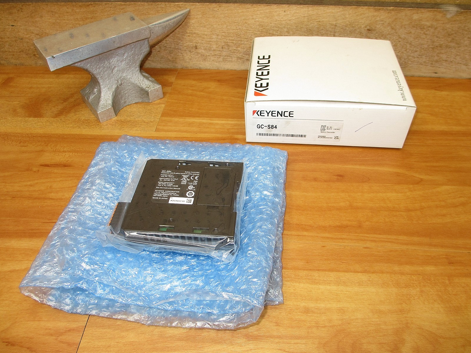 Keyence GC-S84 *NEW* Safety Input Output Unit Controller *USA SELLER*