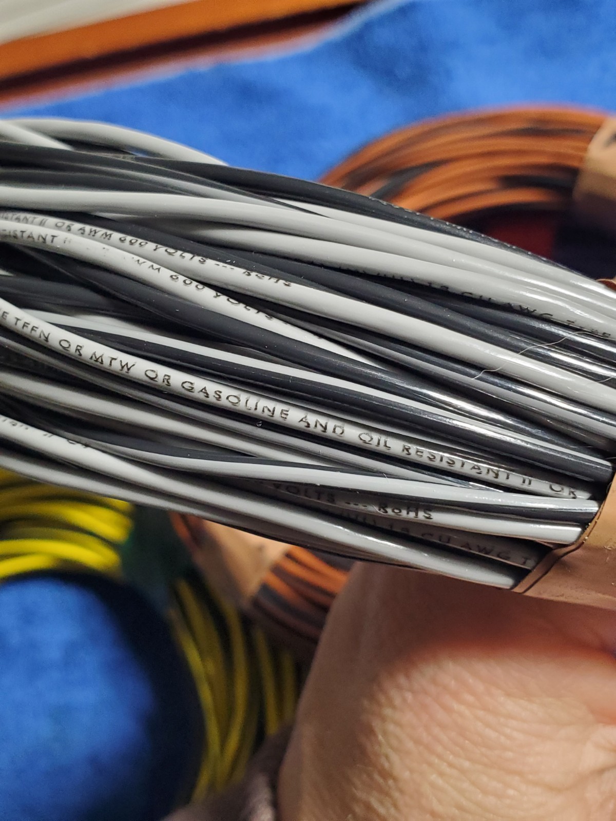 18 AWG Hookup Wire 70ft Twisted Pair 600V TFFN MTW Gas/Oil Resistant 70′