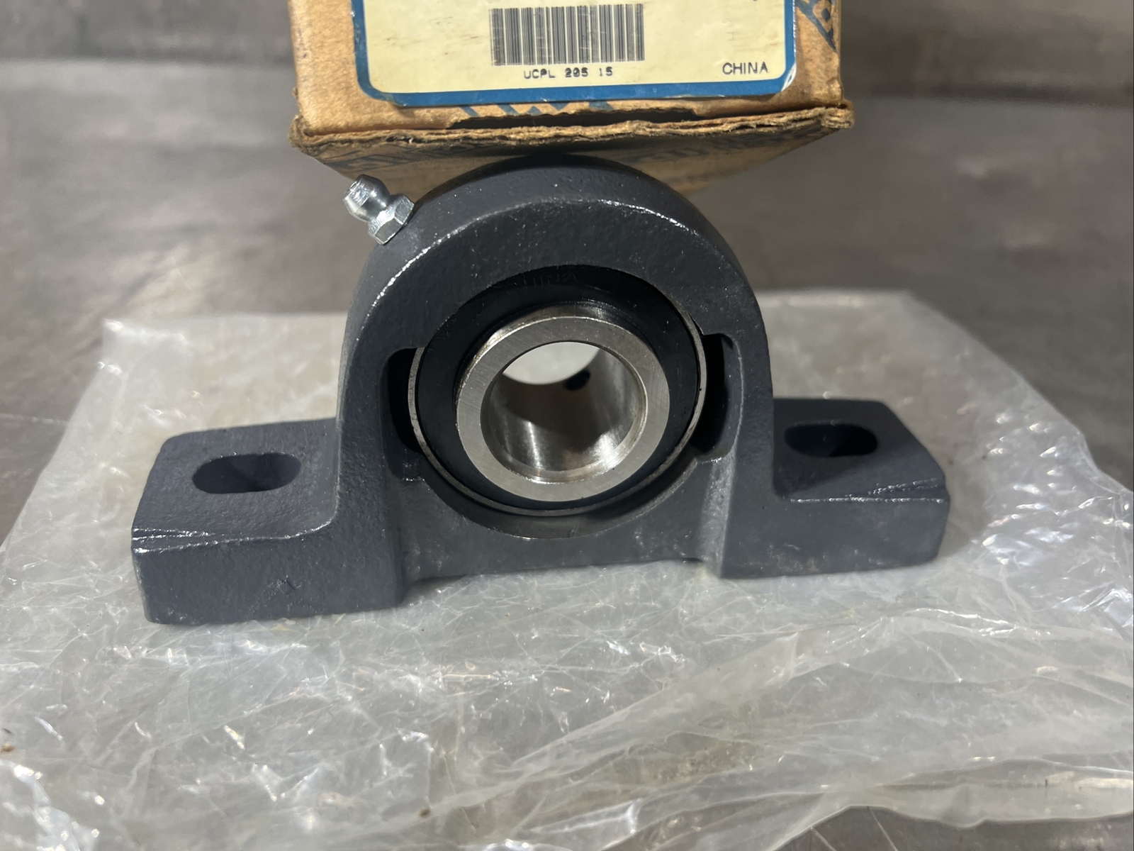UCP205-15 15/16″ Pillow Block Bearing Unit with Solid Base Cast Iron Housing FK