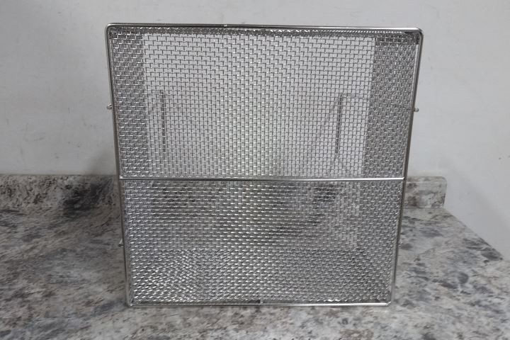 Marlin Steel Wire Products 00007001A-31 18 x 18 x 9 In Mesh Basket w/Handles