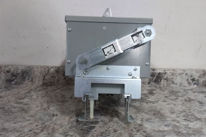 GE SB37EBG 240VAC 70 Amps 3 Poles 3 Phase Bus Plug