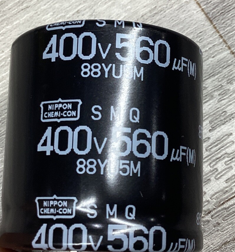 NIPPON CHEMI-CON CAPACITOR SMQ 400V 560 88YU5M. #810F273