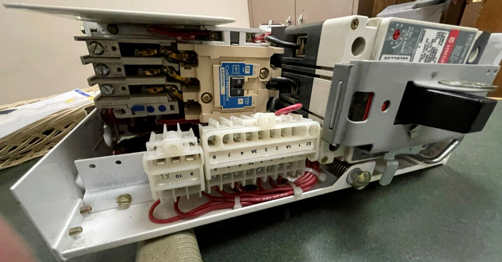 Cutler Hammer Motor Control Unit Size 1 3HP FVNR HMCP Breaker MCC Bucket 6″T