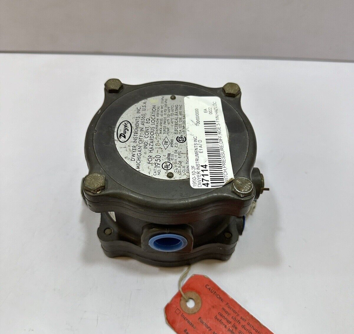 DWYER 1950-10-2F PRESUURE DIFFERENTIAL SWITCH