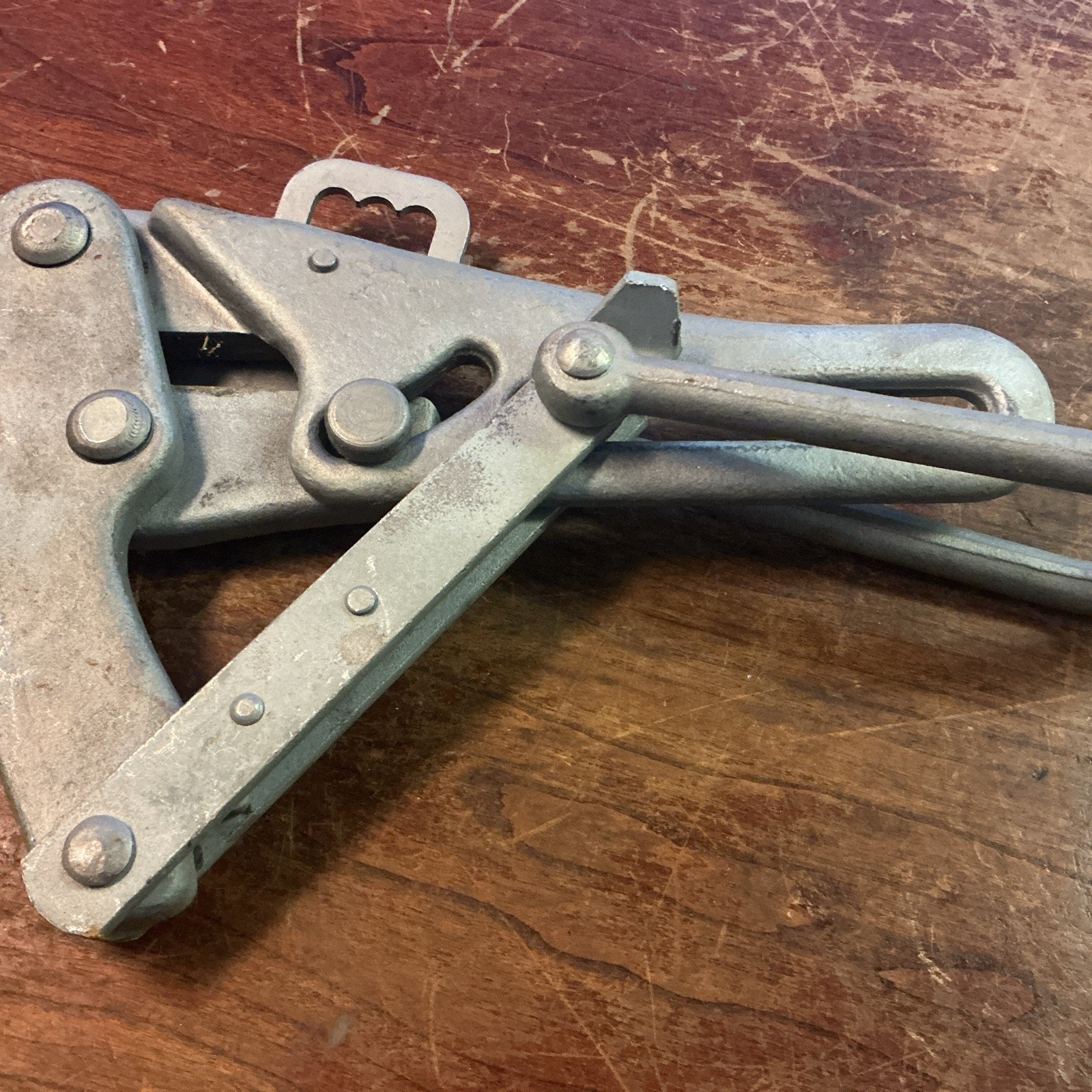 Klein Tools 1628-5BH .16”-.55” 8000lb Cable Wire Grip Puller (used)
