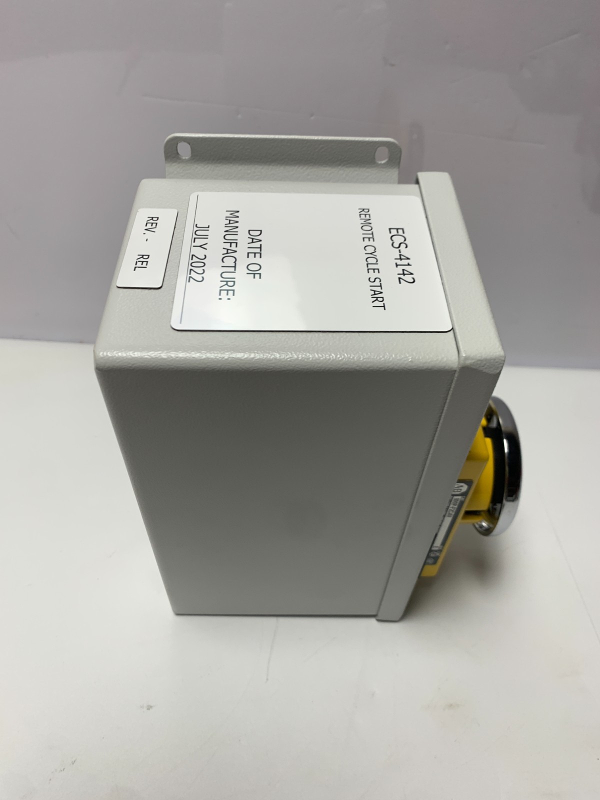 Allen Bradley 800P-F2CAV / HOFFMAN E3PBX/SPL 8.5″ x 5.10″ x 4.10″