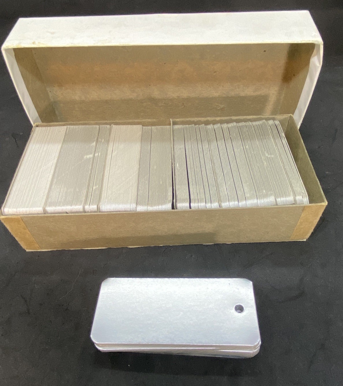 Kraftbilt Scot-Tag 1” X 3″ ST1x3 BOX OF 250 Open Box NOS Indoor Outdoor Scot Tag