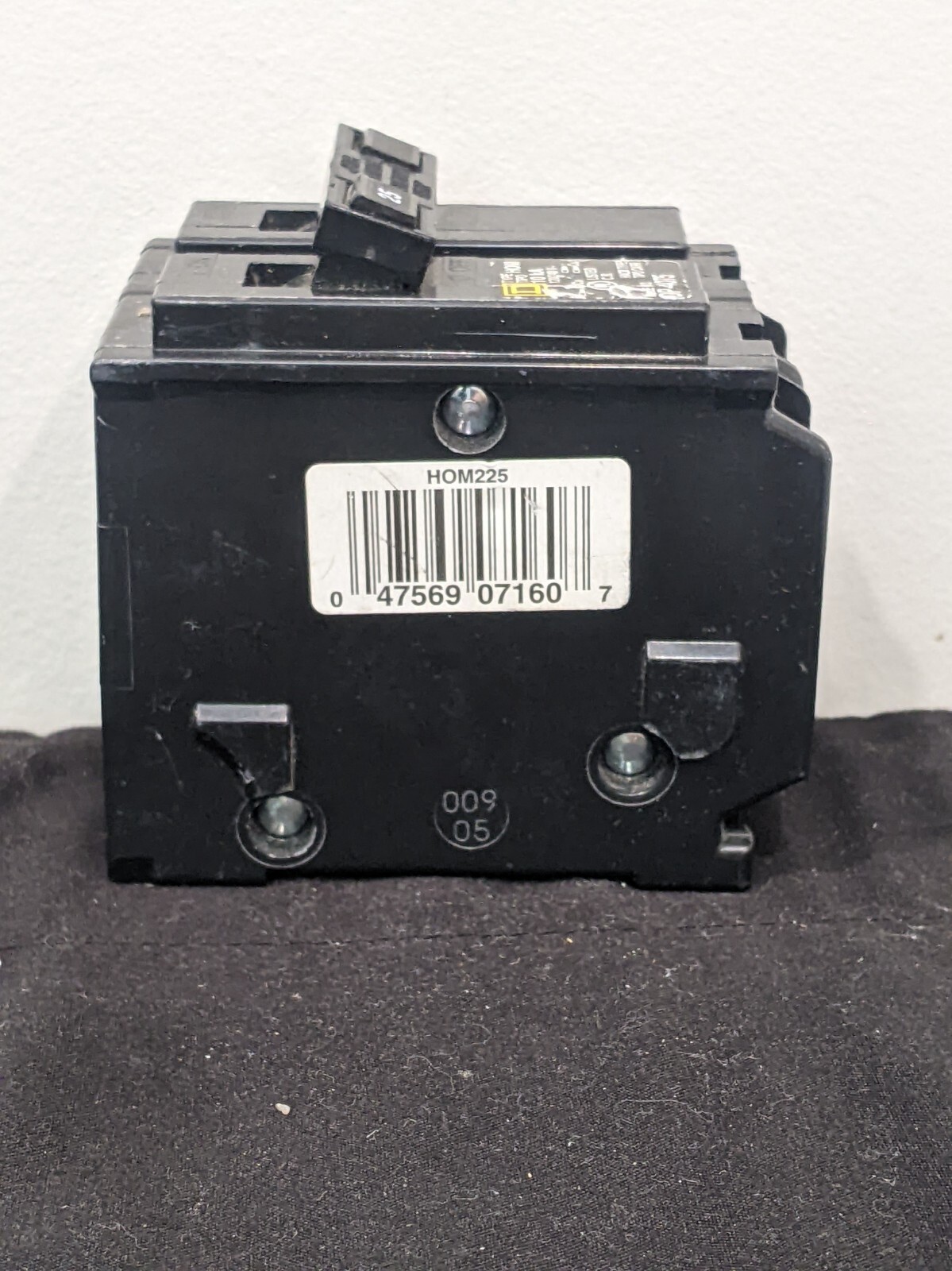 Square D – HOM225 – 2-Pole 25 Amp Circuit Breaker Type HOM 120/240V DP-4075