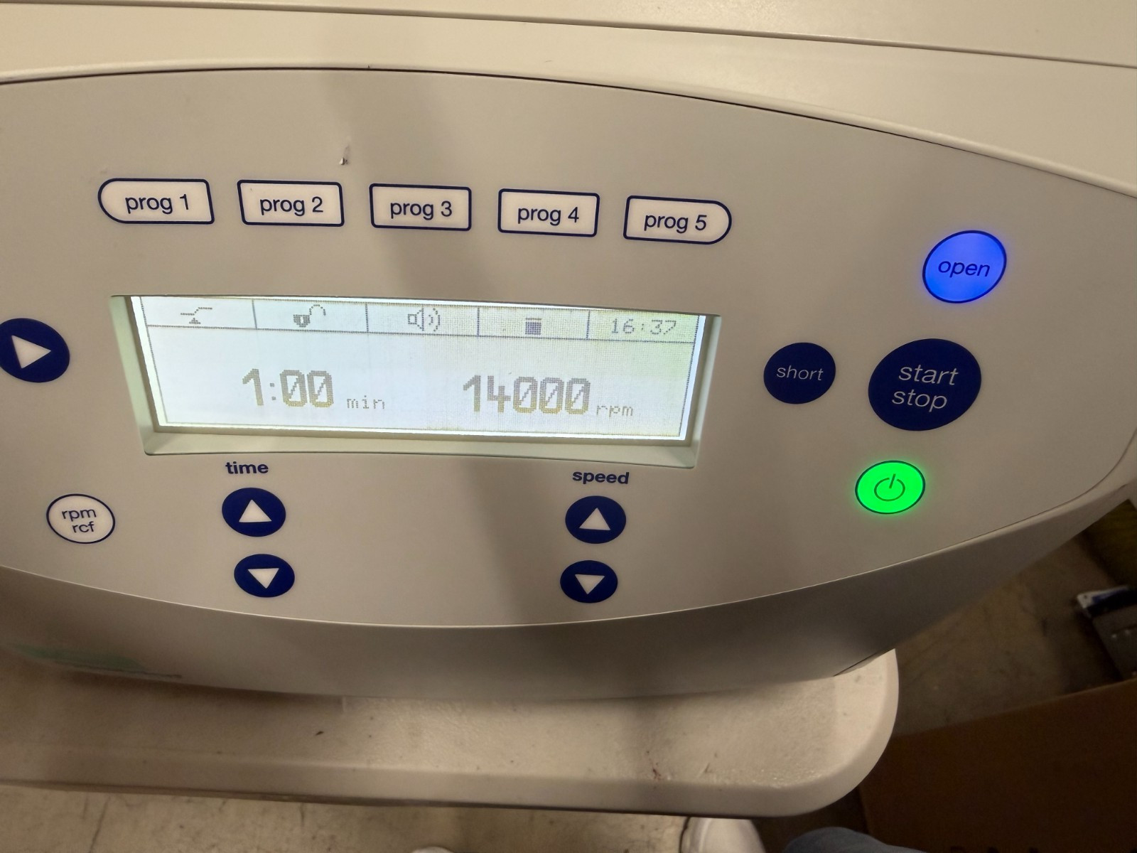 Eppendorf 5430 Benchtop Centrifuge w/F-45-30-11 rotor, nice condition, TESTED