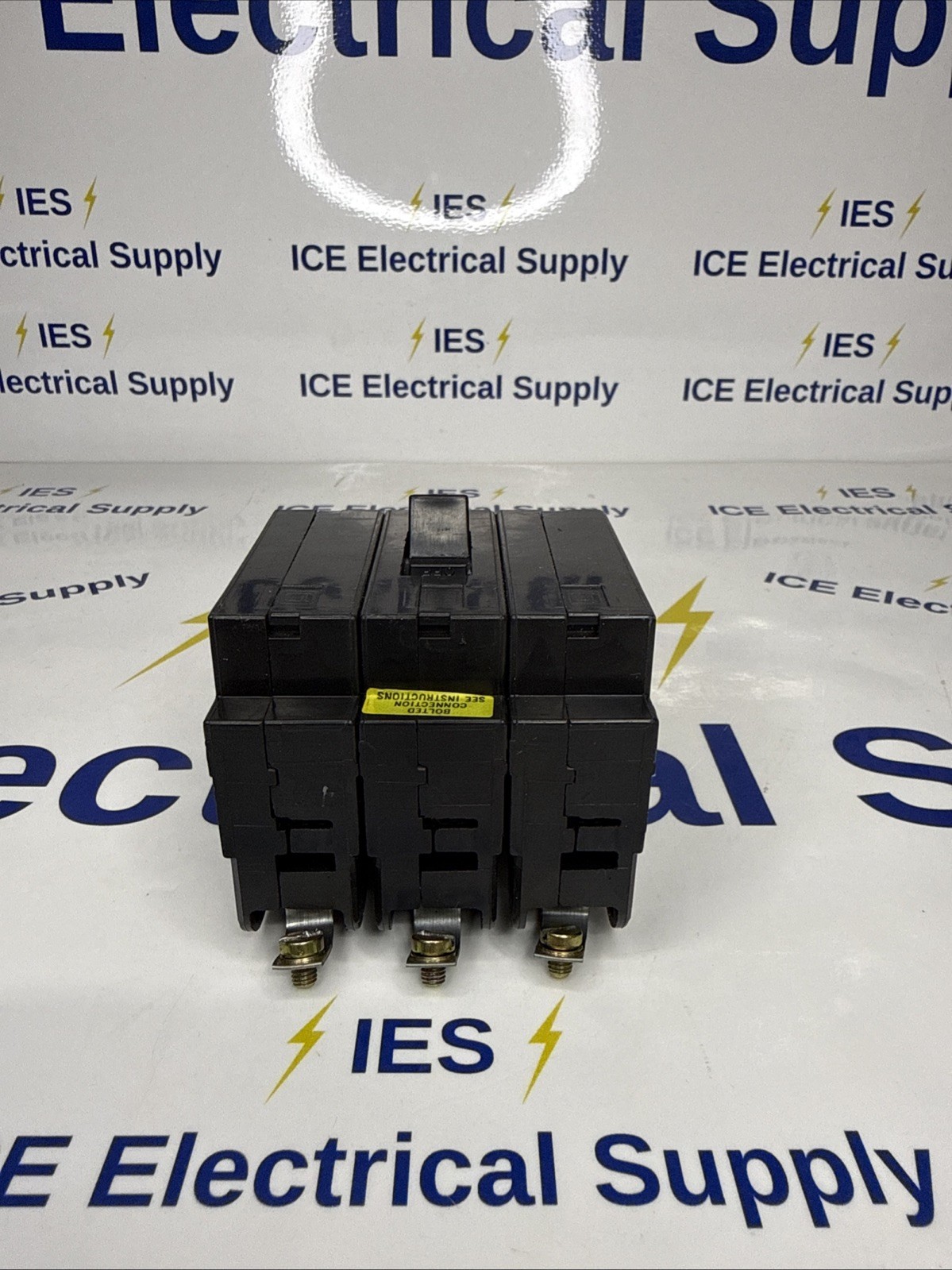 SQUARE D EHB34030 30A 3P Circuit Breaker (NEW)