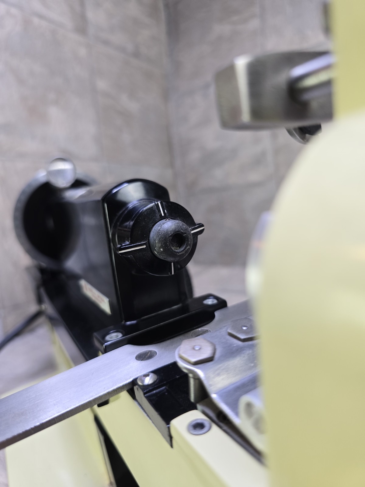 American Optical LENSOMETER (model:12603) 15 Watts /115 Volts