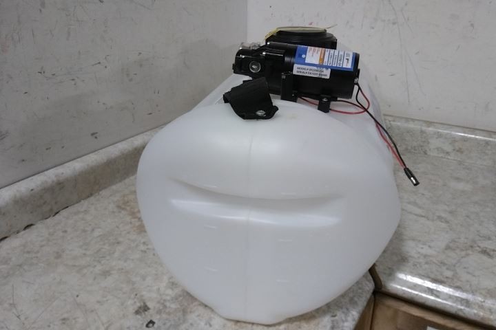 Master Manufacturing SNO-11-015D-MM 15 Gal Tank Cap 2.2 GPM Tow-Behind Sprayer