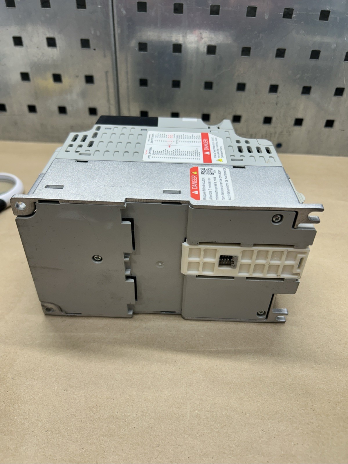 *Pre-Owned*Allen Bradley Powerflex 4M AC Drive 22F-D8P7N103 Ser A FRN 2.02