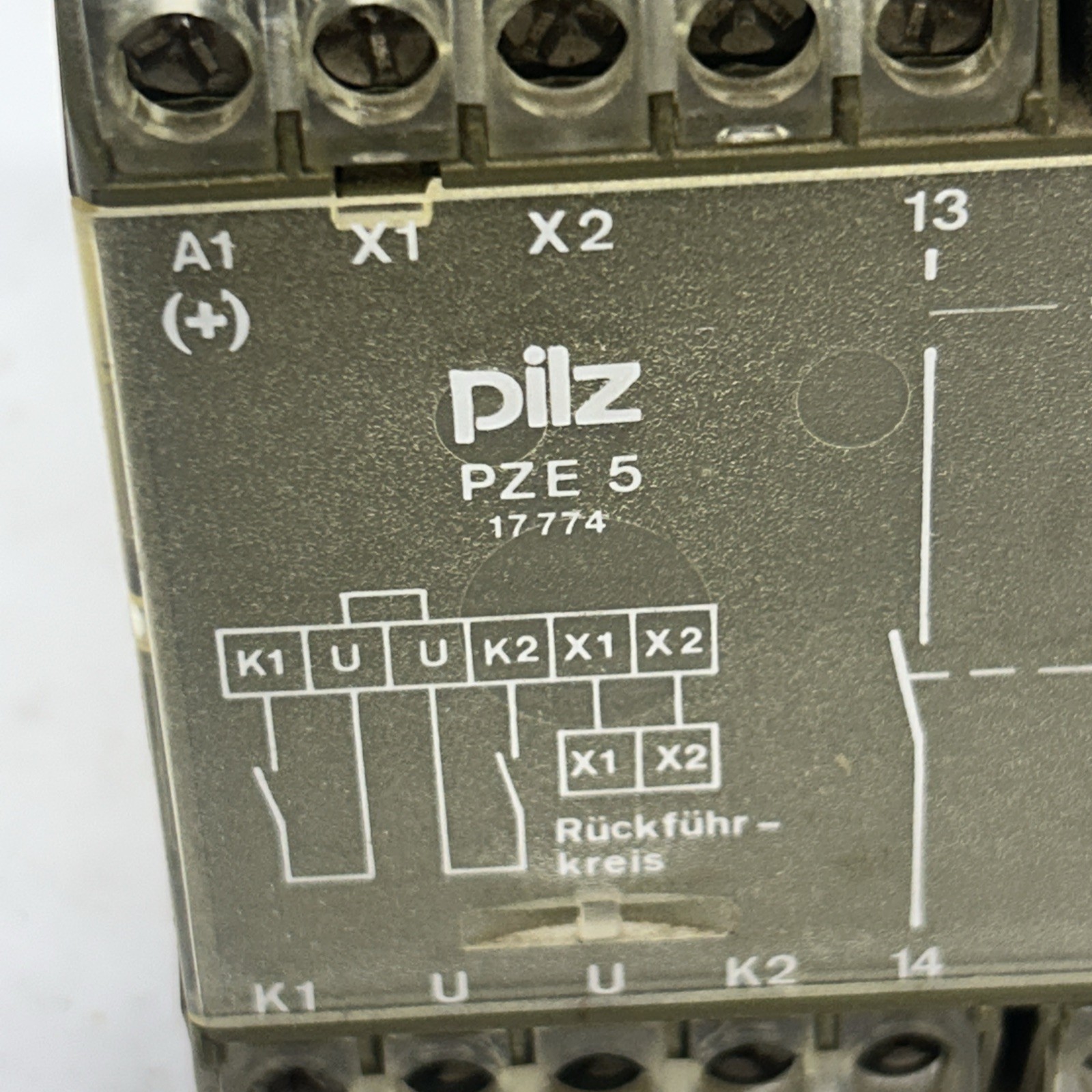 USED PILZ PZE 5 SAFETY RELAY PZE/5 24VDC 4S 1O