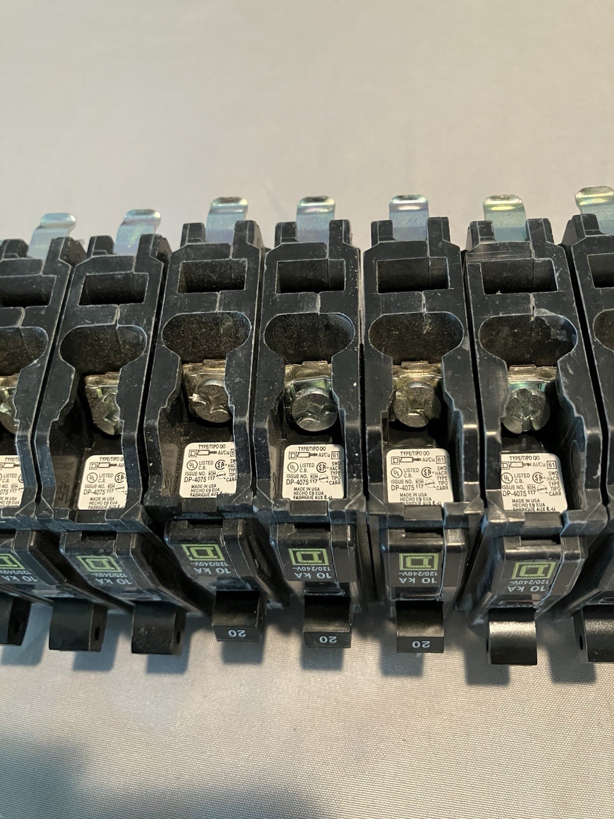 Square D QO120CP 20A 1-Pole 120/240V QO Series Circuit Breaker Used Pull