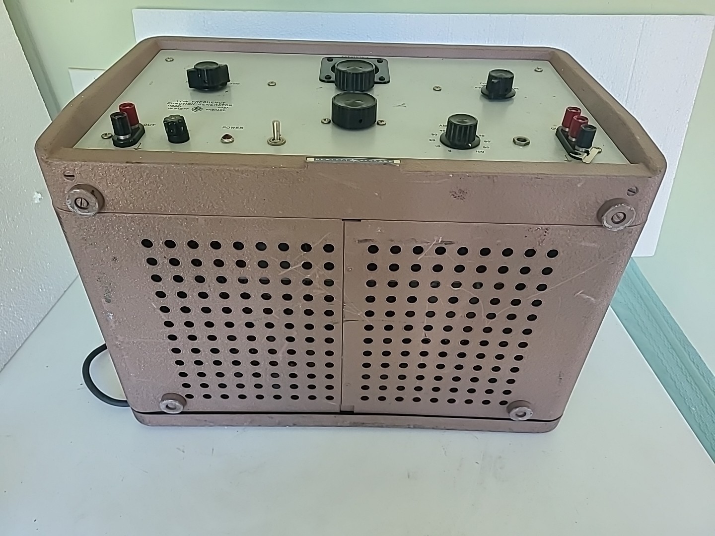 HP 202A Low Frequency Function Generator, Powers Up, Untested