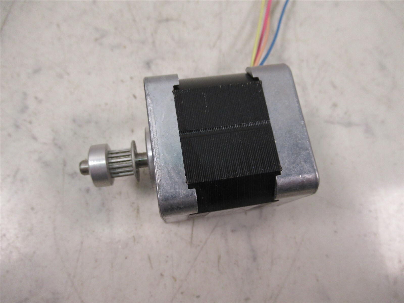 Minebea Matsushita Motor 17PM-K406-13W Stepper Motor T6Z12-01 W/ Gear Shaft