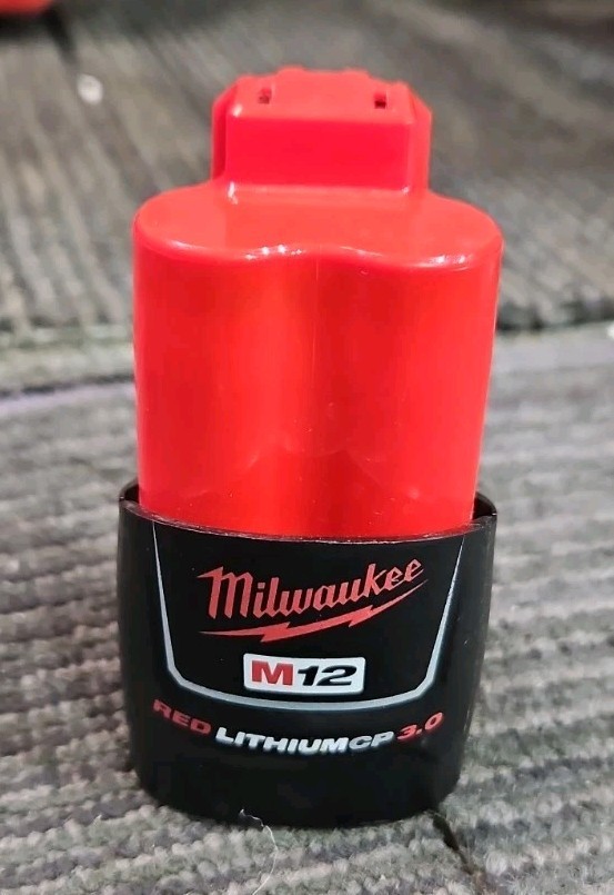 Milwaukee Tools 2572A-21 Air Snake M12 Drain Cleaning Air Gun Kit – READ