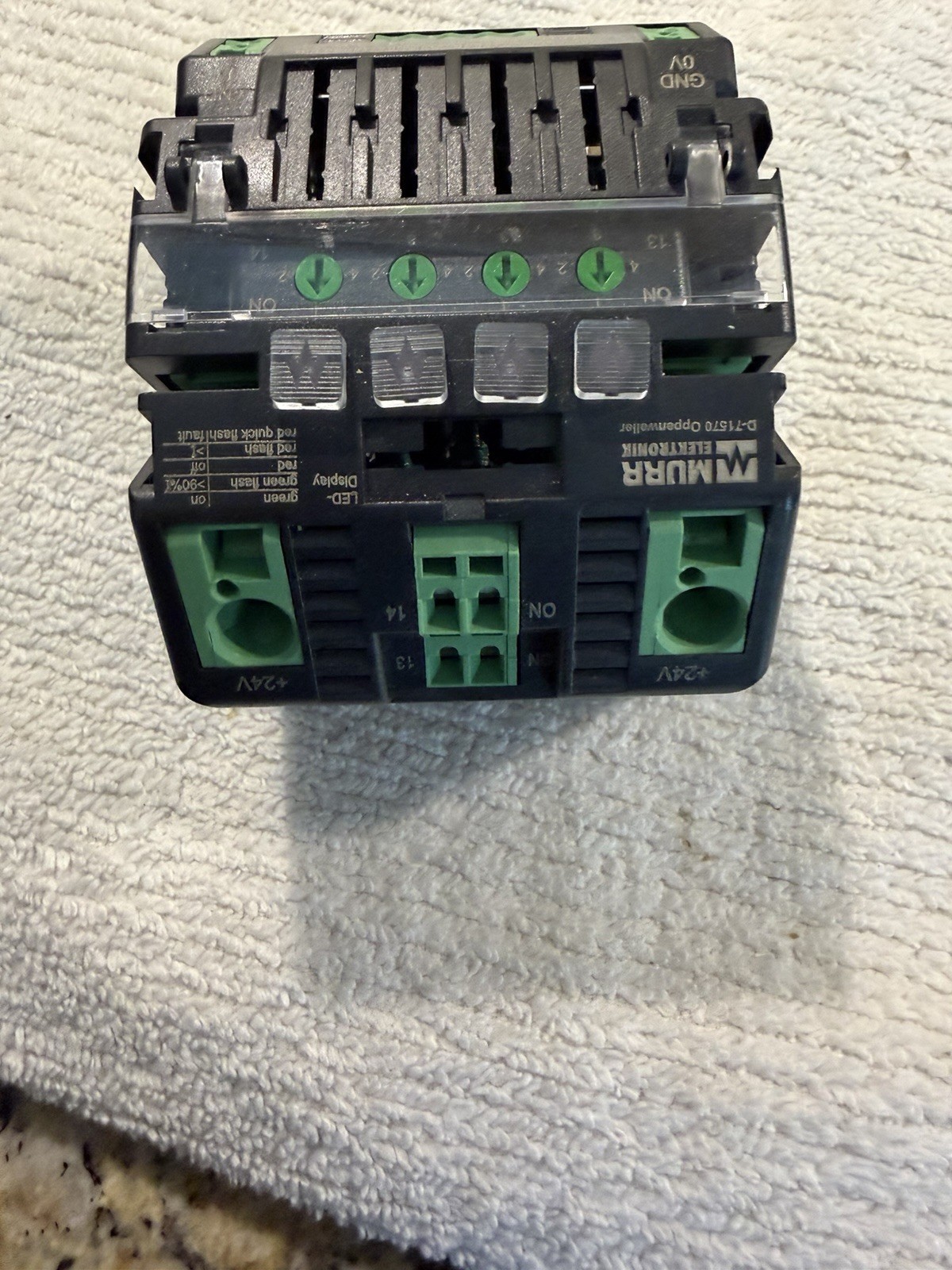 Murr Elektronik D-71570 Oppenweiler Circuit Breaker-4 Amp-24Vdc-8 Channel