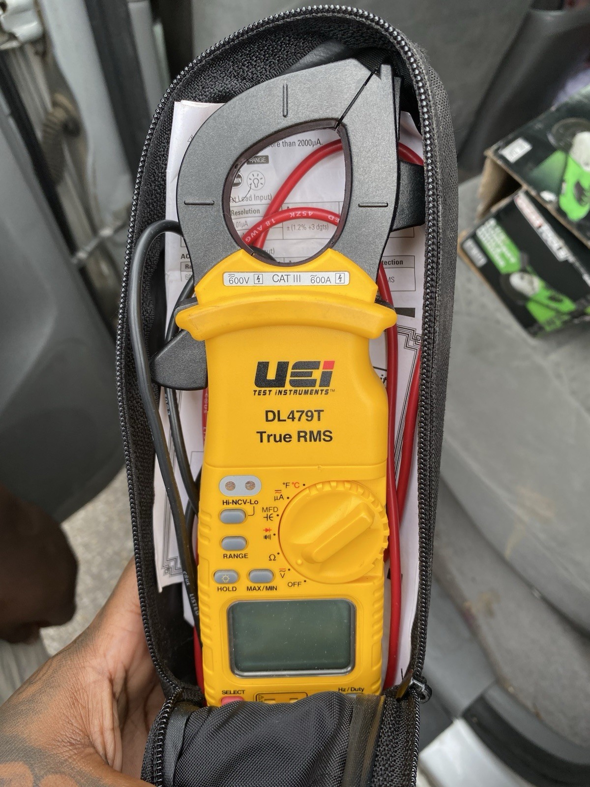 UEi DL479T True RMS Clamp Multimeter CAT III 600V 600A 6000Ct w/ Case