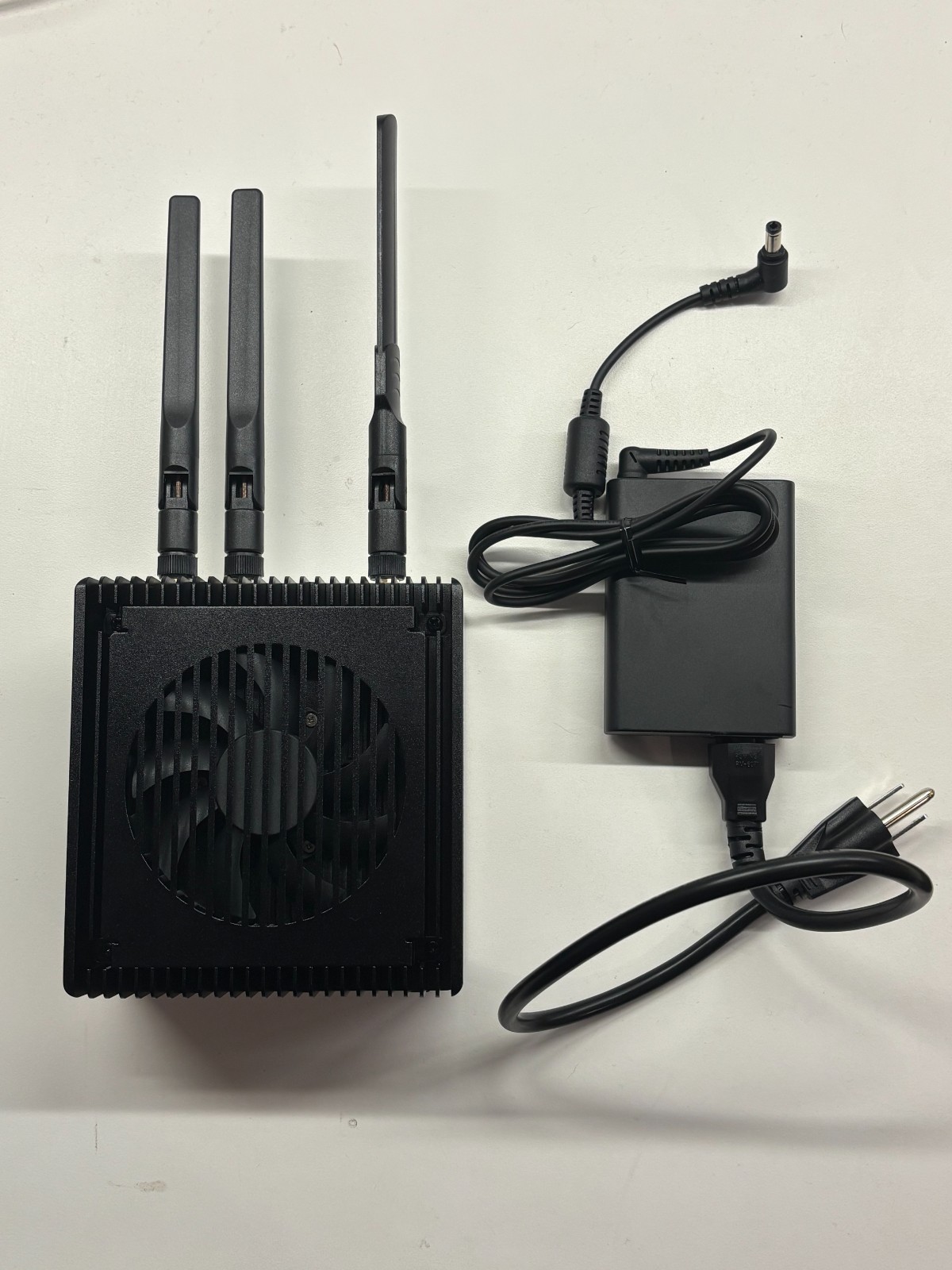 Seeed reComputer Super J3011 Jetson Orin Nano 8GB 128GB SSD LTE WiFi