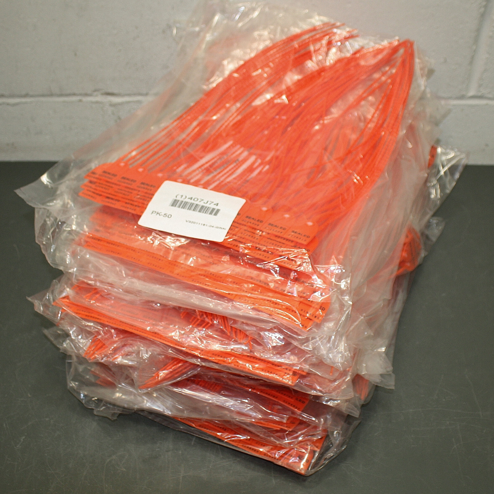 (1000) Tydenbrooks Serial Numbered Seals, 18″ Pull Tight Strap Shipping Tag Lock