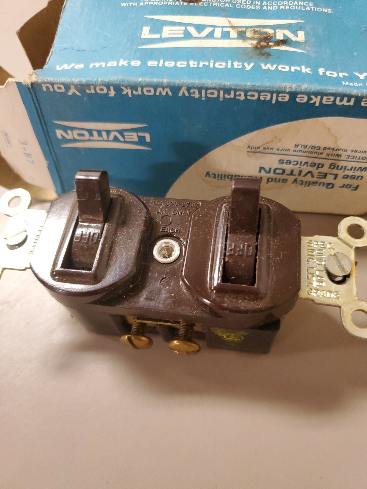 Leviton Switch Toggle 1256-I 15A 120/277 V