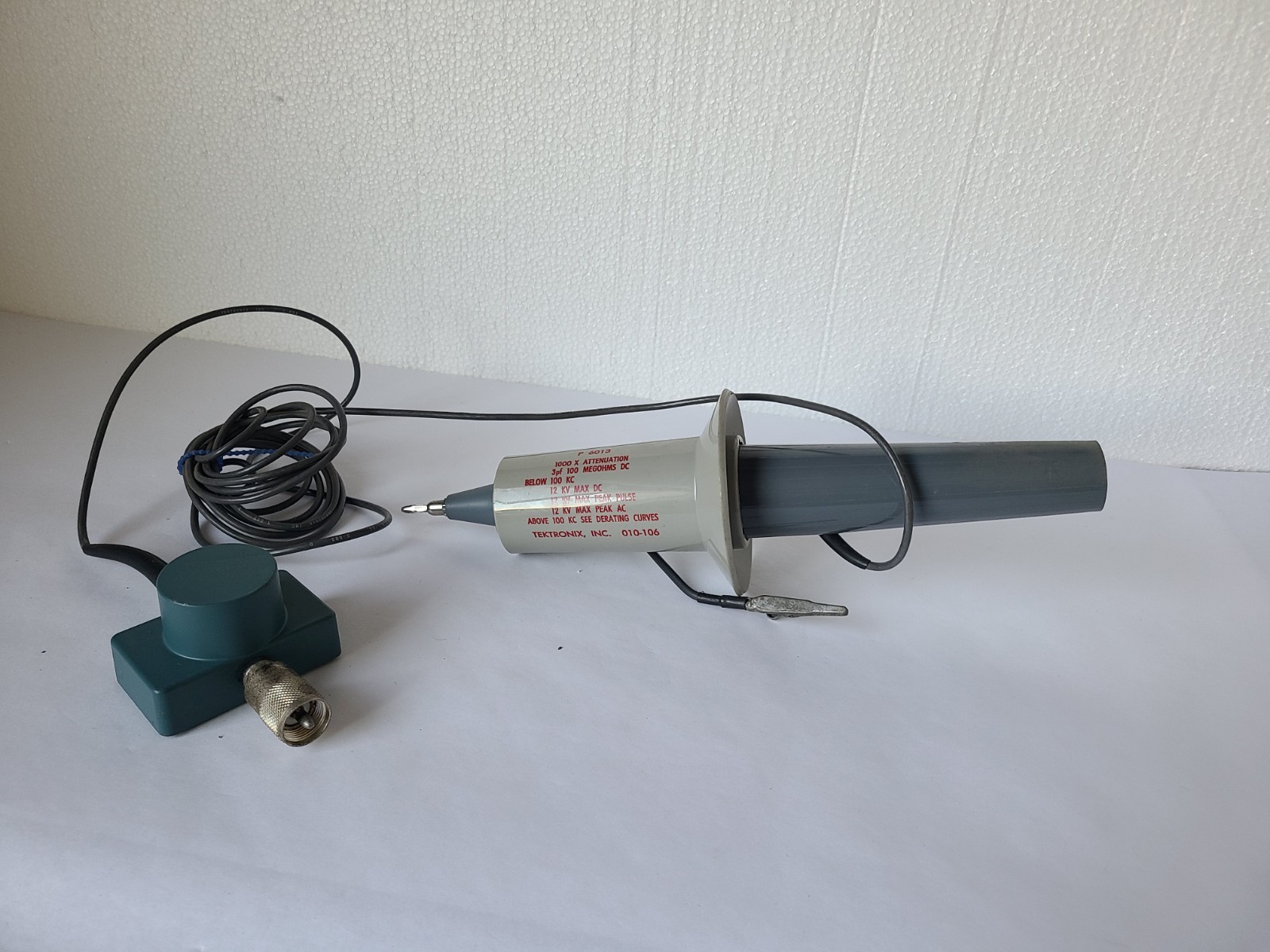 Tektronix P6013 12KV High Voltage Oscilloscope Probe, 010-106