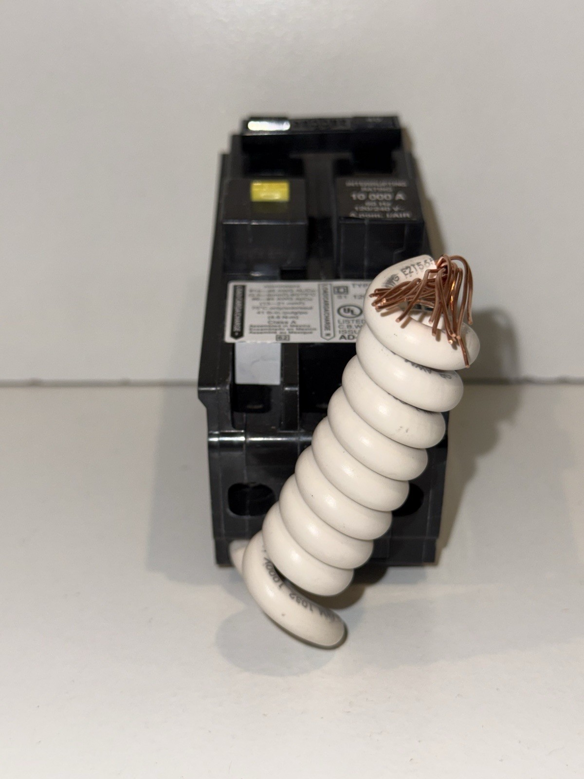 Square D HOM240GFI 40A Plug in Circuit Breaker *NOB*
