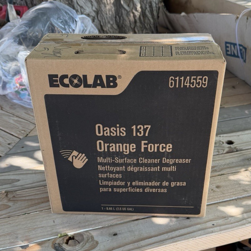 Ecolab Oasis 137 Orange Force Multi-Surface Cleaner Degreaser Orange