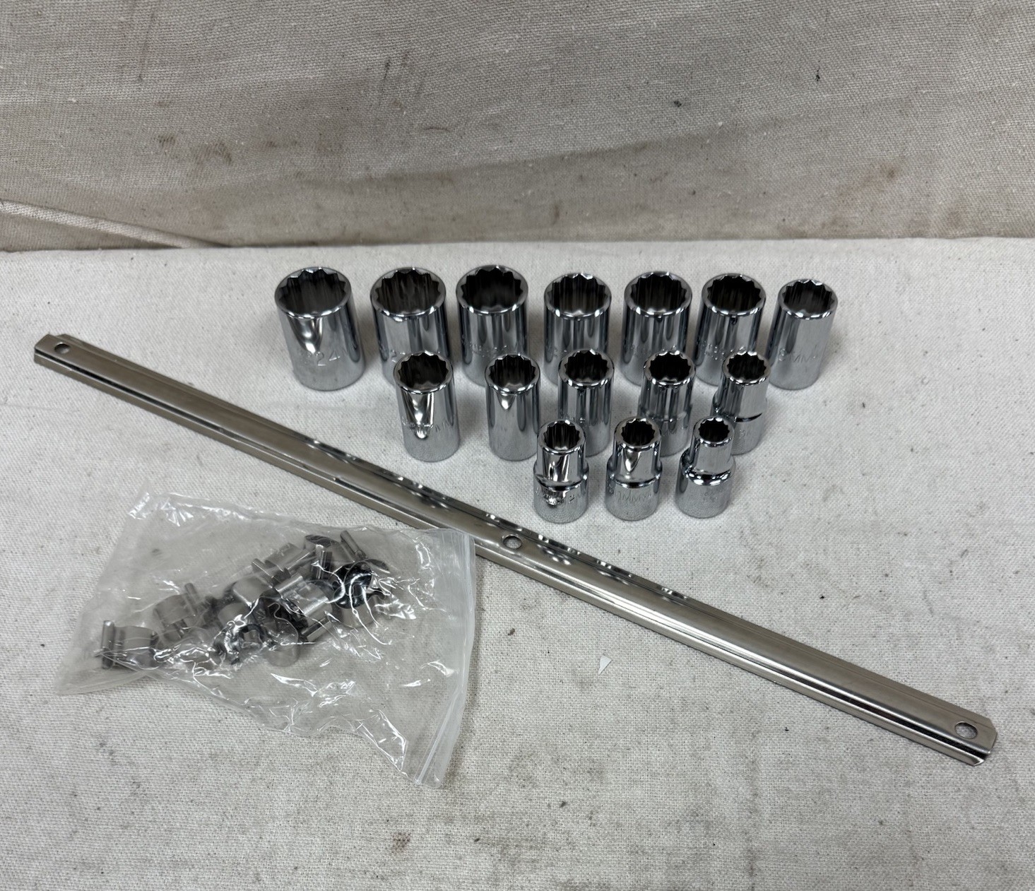 PROTO J54206 Socket Set 1/2″ Drive 15 Piece 12-Point Metric 10 mm to 24 mm