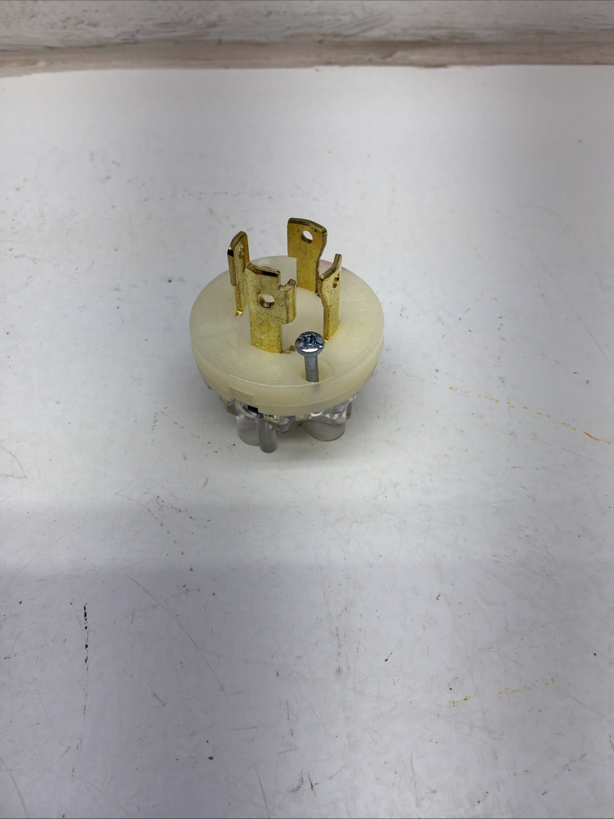 Hubbell Insulgrip Twist-lock plug 30A 3phase 4 Wire Grounding 480VAC HBL2731 NIB