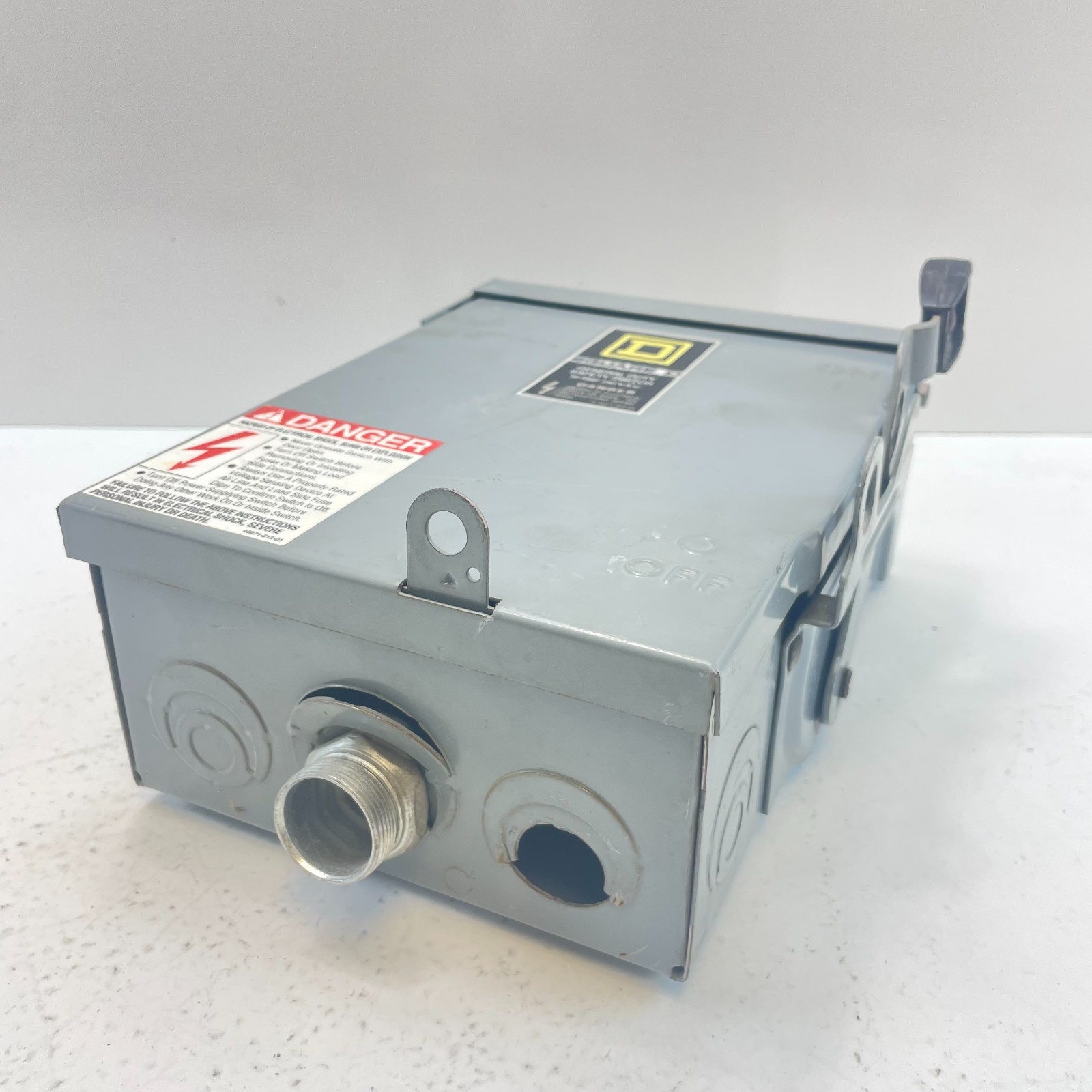 SQUARE D D221NRB SAFETY DISCONNECT SWITCH SERIES E2 3R ENCLOSURE 30AMP 240V 60HZ