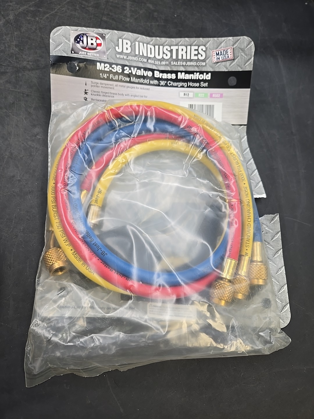 JB INDUSTRIES M2-36 Brass 2-Valve Charging Manifold Assembly with 3-36″ Hoses
